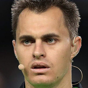 referee
